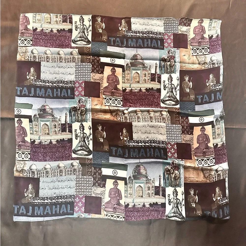 Kenneth Cole Taj Mahal Silk Square Scarf approx 19”x19”
